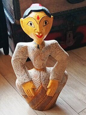 Large wood Thai Sculpture